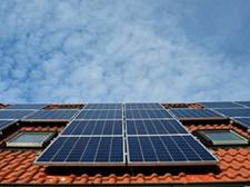 Saldering terug geleverde elektriciteit zonnepanelen op jaarbasis